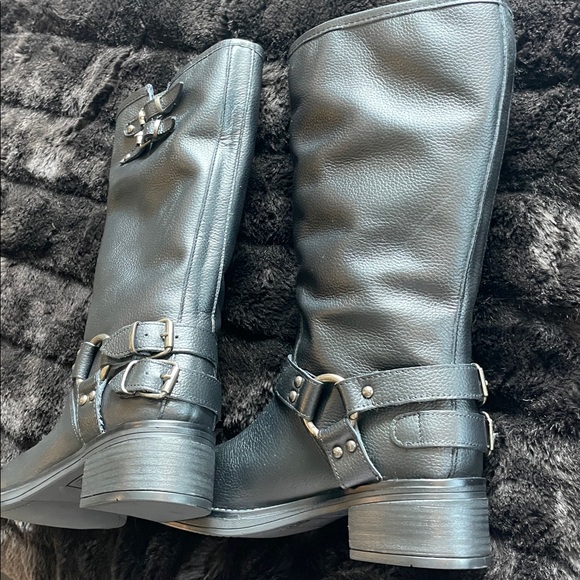 Steve Madden Black Leather Moto Boots - Picture 4 of 8